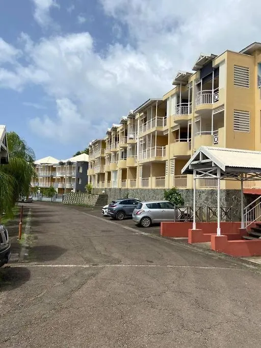 Studio Paisible Avec Piscine, Pas Loin De La Plage La Trinite