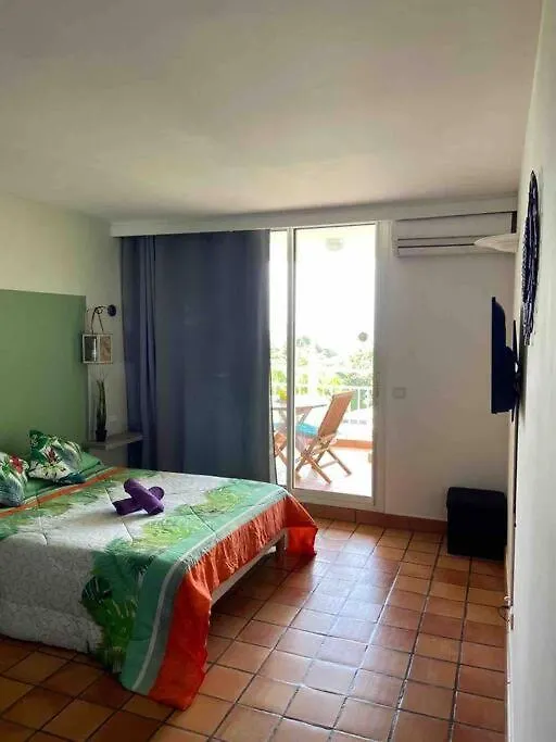 Studio Paisible Avec Piscine, Pas Loin De La Plage La Trinite Apartment
